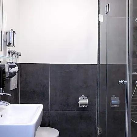 Otel Innception